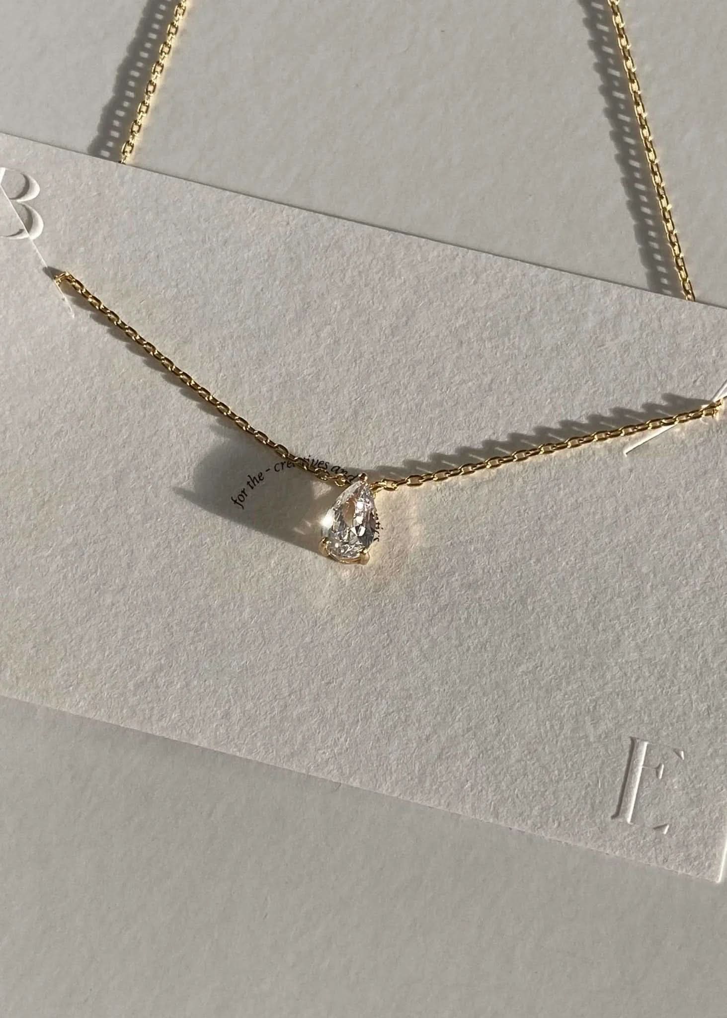 Iriss Necklace Pear - Gold - AYUNA