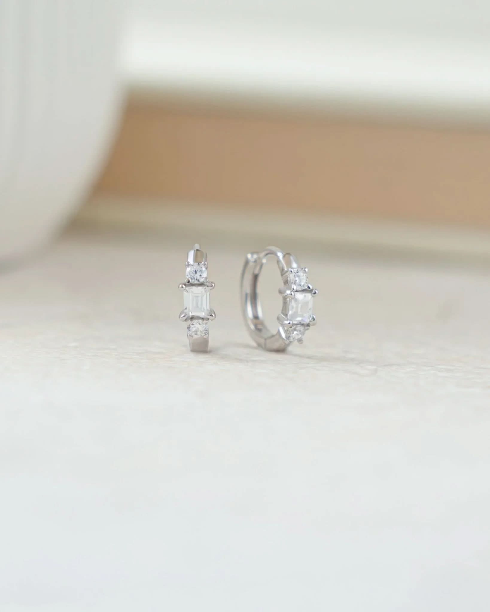 Kai Huggie Hoops - AYUNA