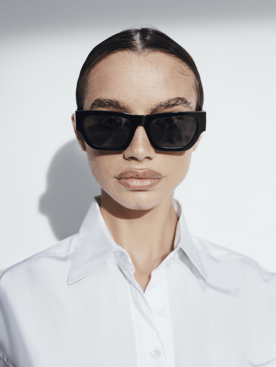 Lia - Black/Smoke - AYUNA