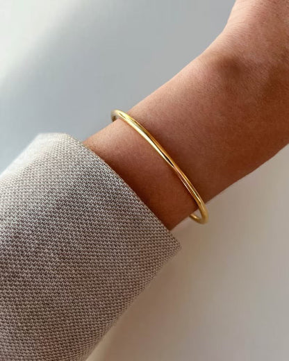 Minimalist Bangle Bracelet - AYUNA