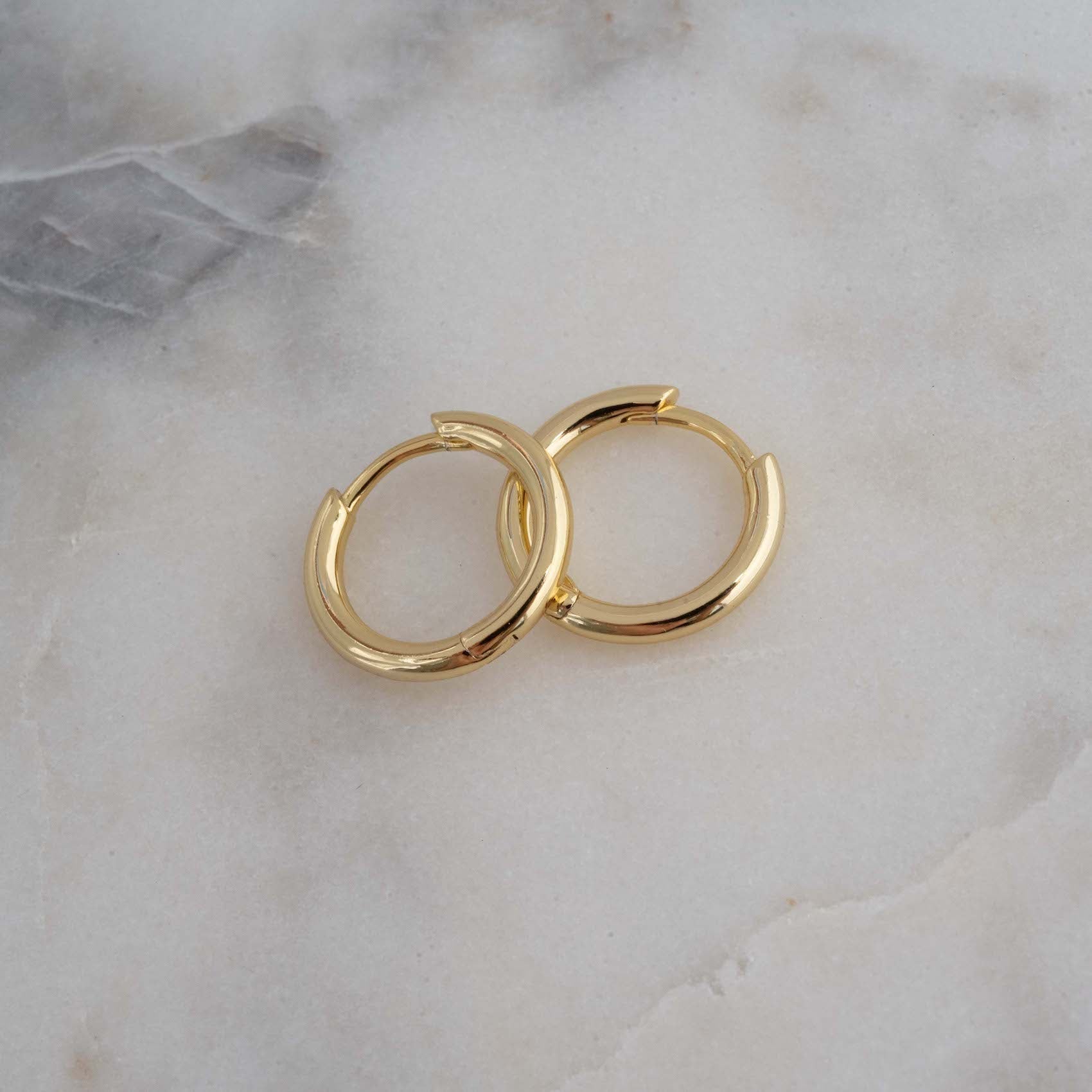 Minimalist Small Hoop Earrings - AYUNA