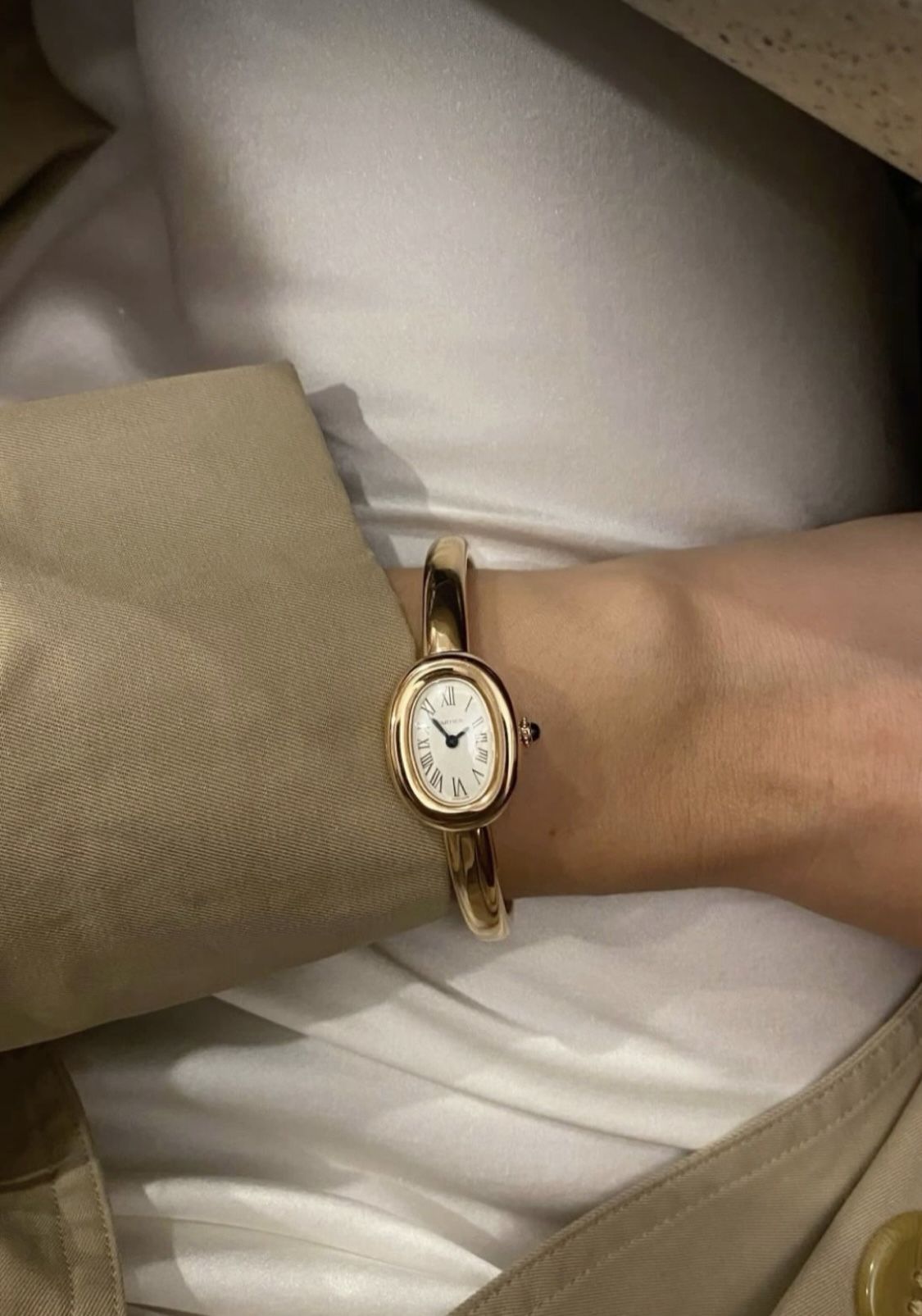 Naidu Oval Watch Gold - AYUNA