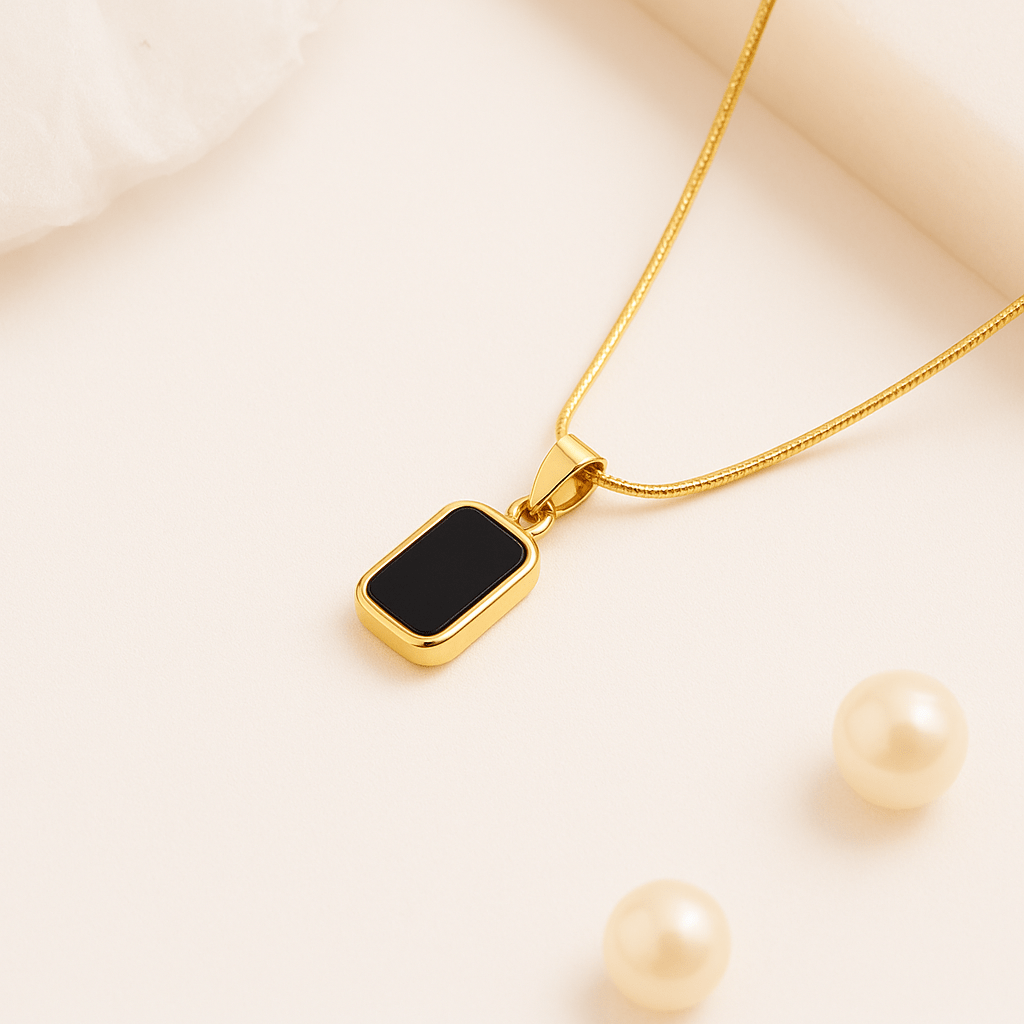 Noir Pendant Necklace - AYUNA