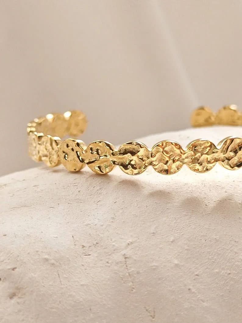 Organic Circles Bangle - AYUNA