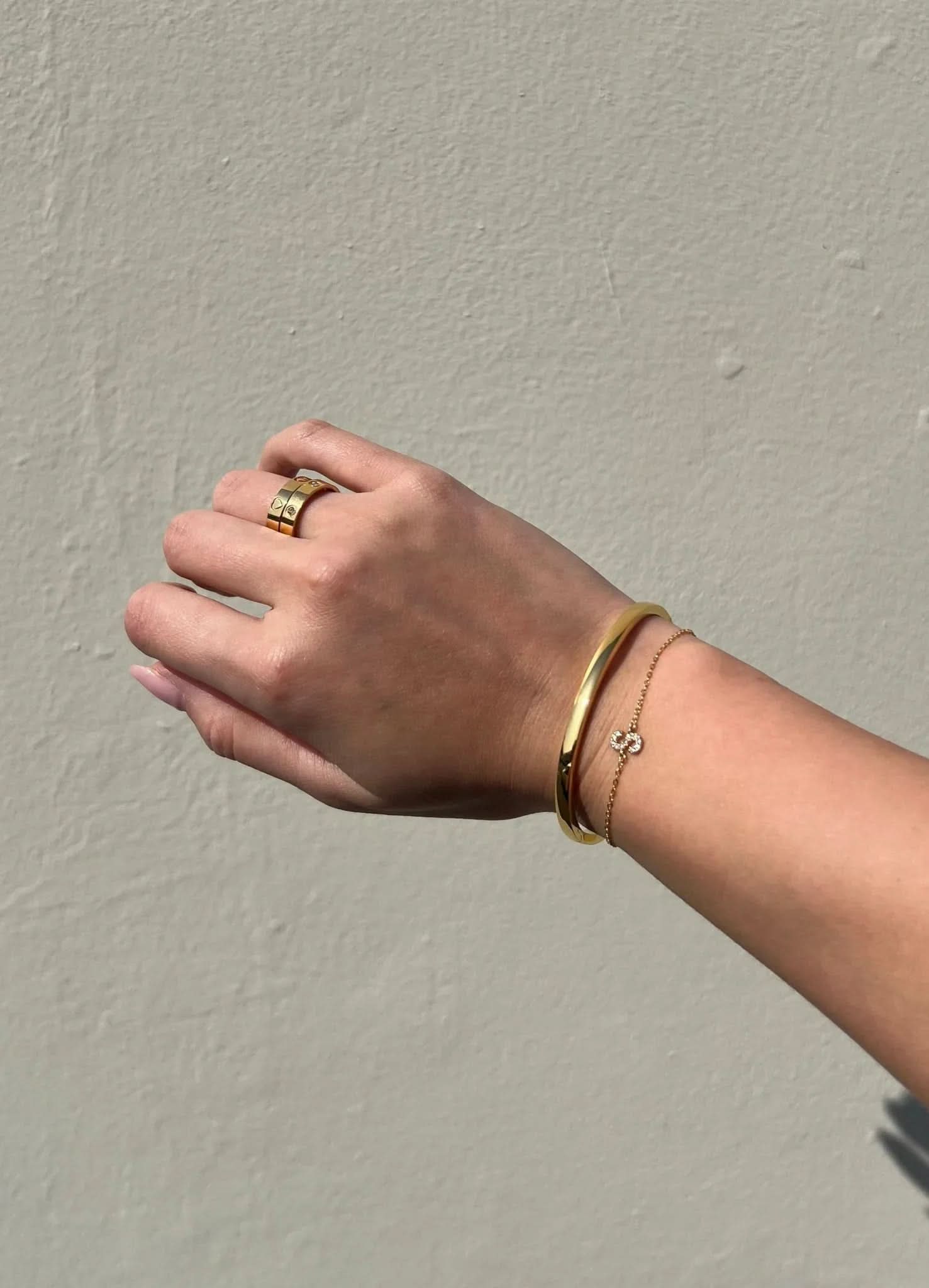 Phoebe Bangle - Gold - AYUNA