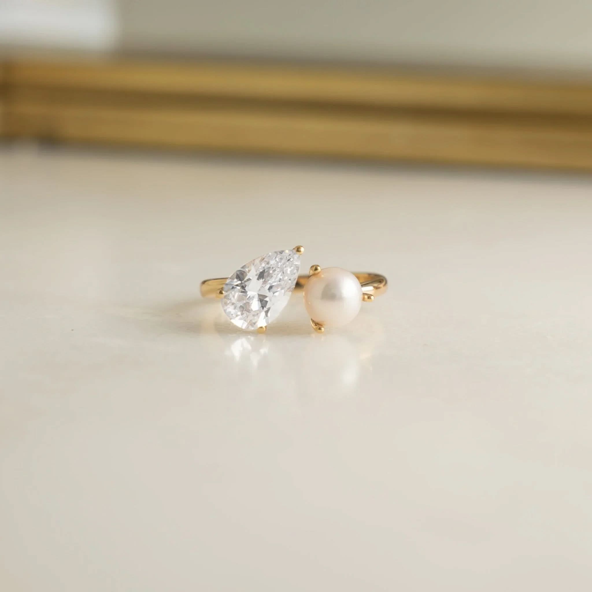 Toi et Moi Pearl Ring - AYUNA