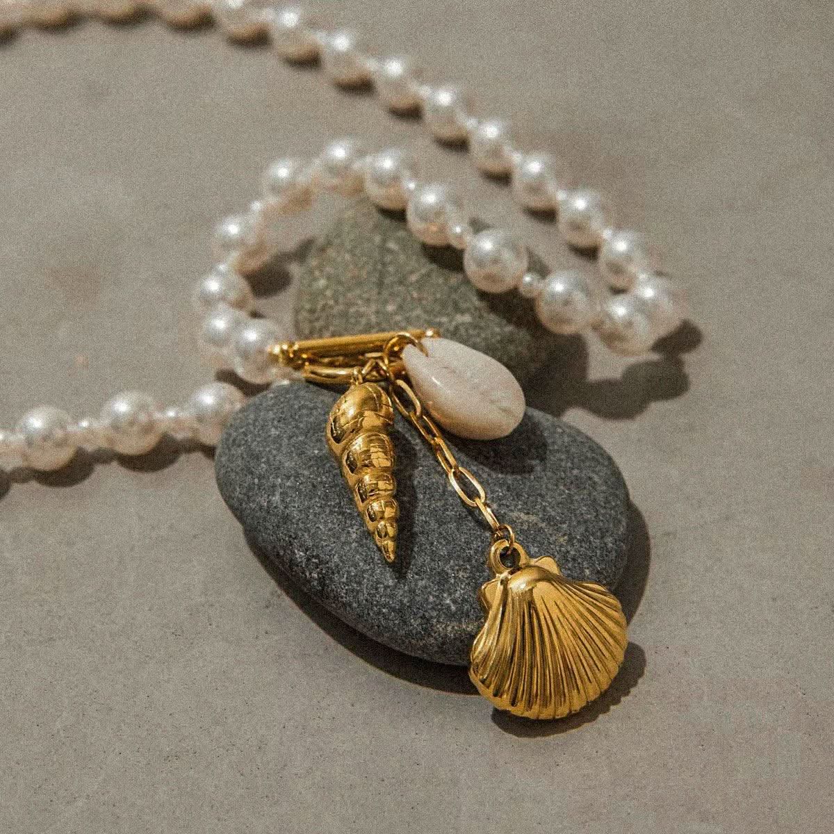 Y - Shape Shell Clasp Necklace - AYUNA